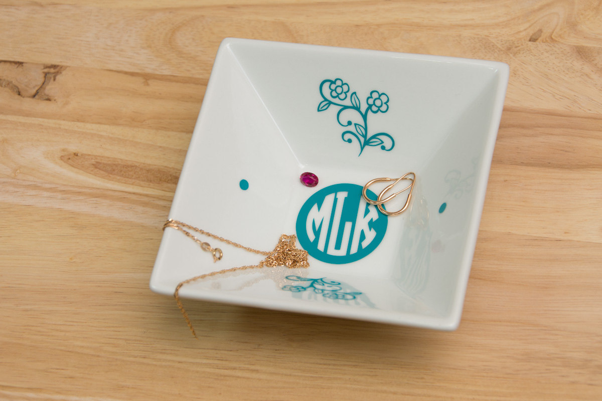Monogrammed Jewelry Plate With Circle Block Monogram And Flowers - Accessories Storage With Color Monogram Decal Bridesmaid Gifts, Shower